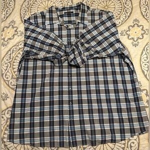 Synrgy long sleeve casual dress shirt. Size 4XLT.